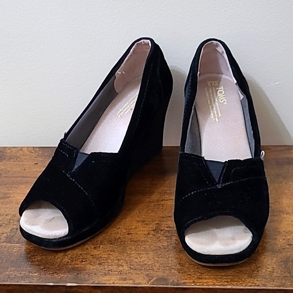 Toms Black Velour/Velvet Open Toe Wedges Size 8